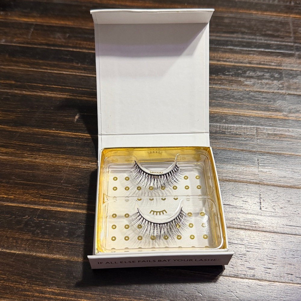 Elegant False Eyelashes